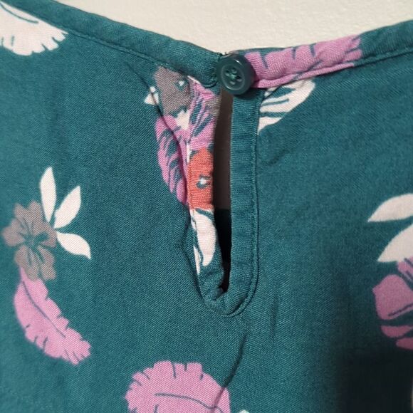 EVRI Green Floral Sleeveless Blouse - Picture 4 of 6